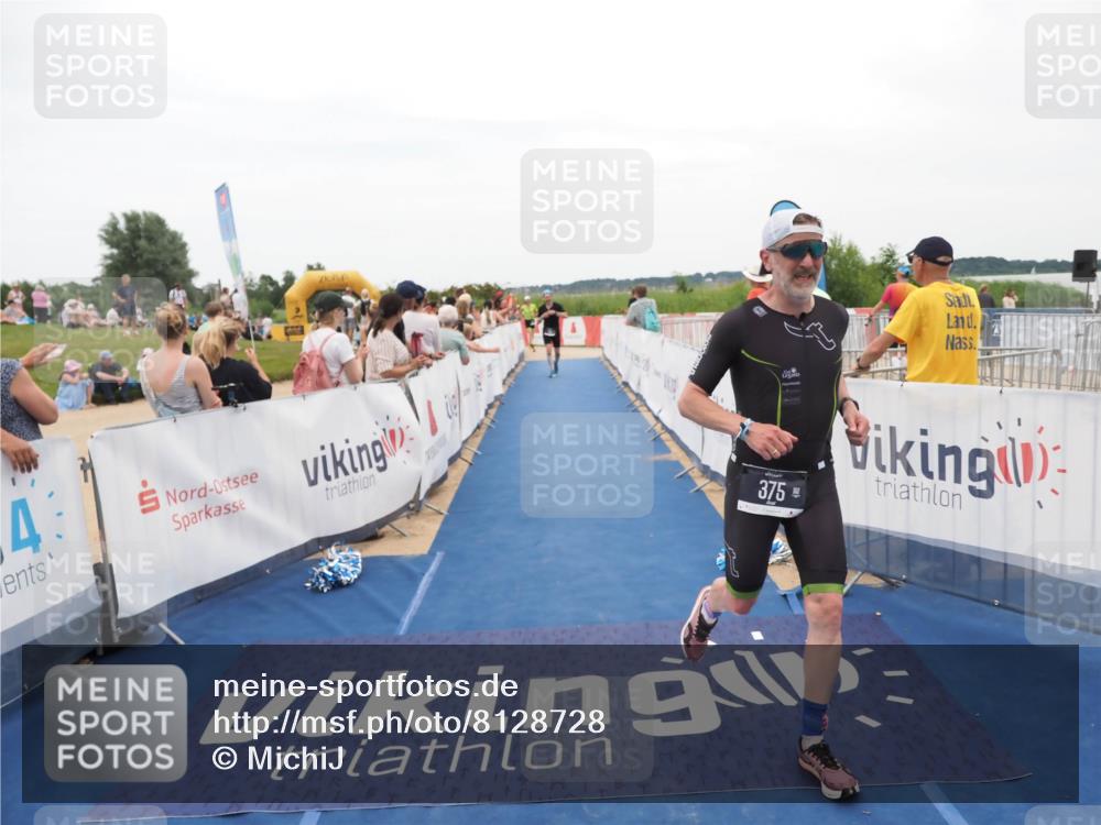 22.06.2025 - Viking Triathlon MichiJ http://msf.ph/oto/8128728 22.06.2025 15:27:10 Ziel 370, 375 meine-sportfotos.de