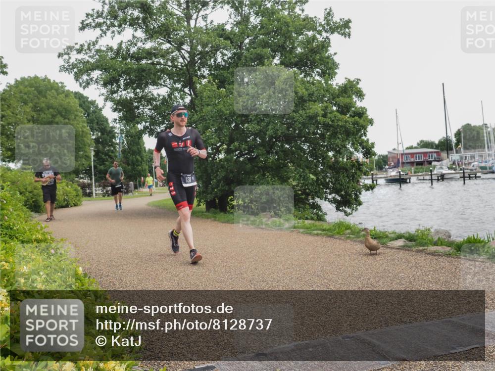 22.06.2025 - Viking Triathlon KatJ http://msf.ph/oto/8128737 22.06.2025 15:38:38 Laufen 133 meine-sportfotos.de