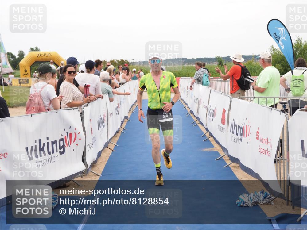 22.06.2025 - Viking Triathlon MichiJ http://msf.ph/oto/8128854 22.06.2025 15:27:19 Ziel 370, 383, 507 meine-sportfotos.de