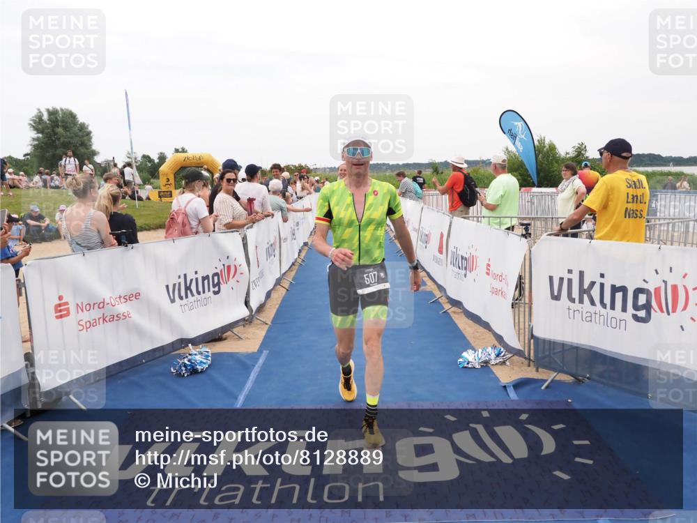 22.06.2025 - Viking Triathlon MichiJ http://msf.ph/oto/8128889 22.06.2025 15:27:20 Ziel 110, 383, 507 meine-sportfotos.de