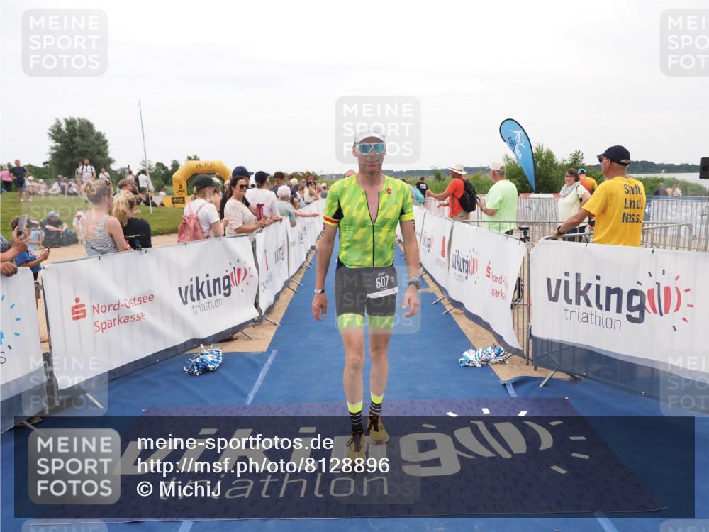 22.06.2025 - Viking Triathlon MichiJ http://msf.ph/oto/8128896 22.06.2025 15:27:21 Ziel 110, 383, 507 meine-sportfotos.de