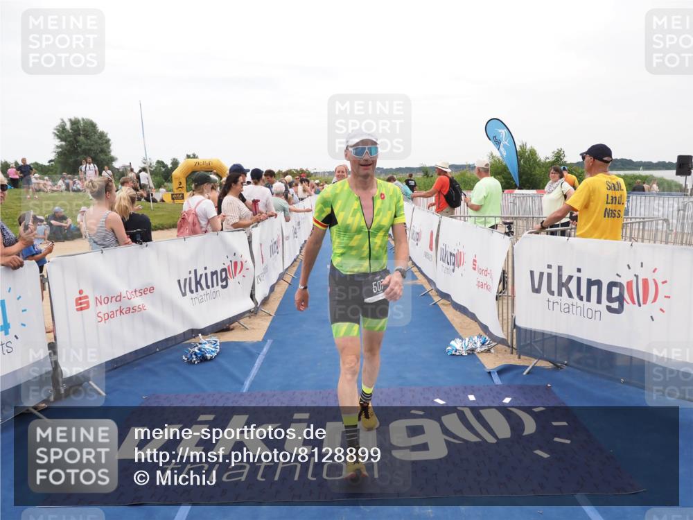 22.06.2025 - Viking Triathlon MichiJ http://msf.ph/oto/8128899 22.06.2025 15:27:21 Ziel 110, 383, 507 meine-sportfotos.de