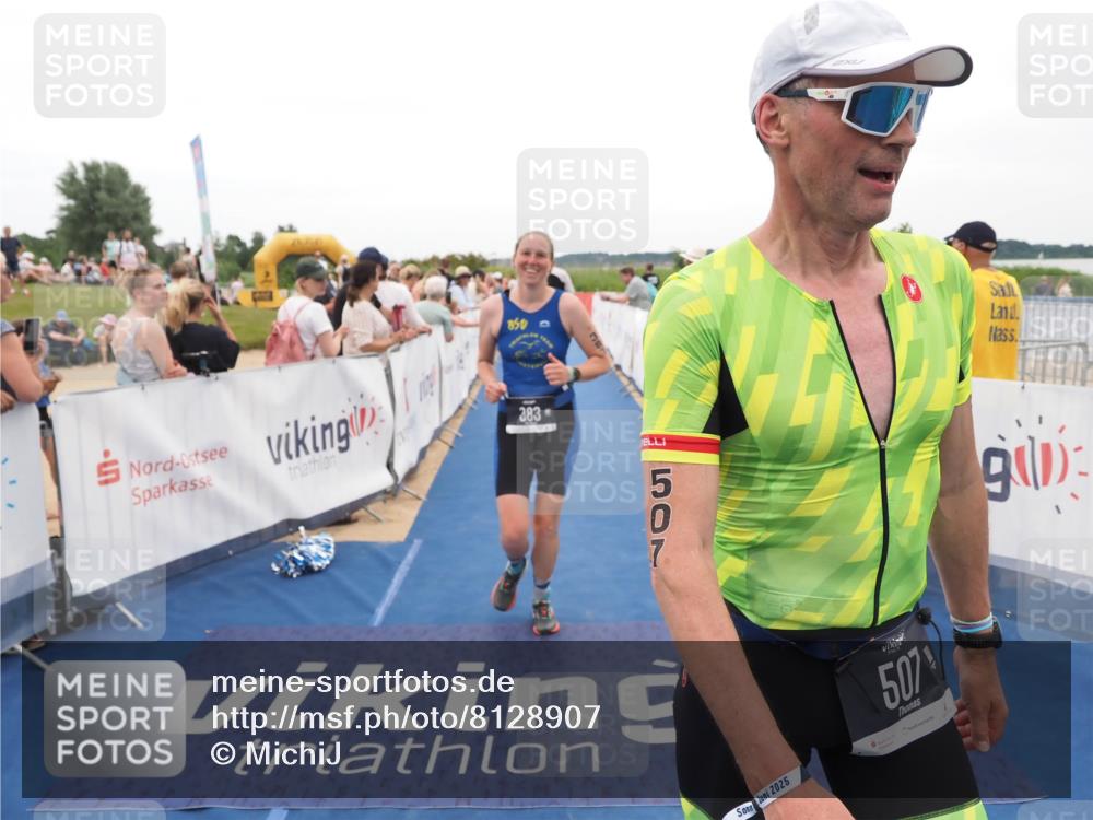 22.06.2025 - Viking Triathlon MichiJ http://msf.ph/oto/8128907 22.06.2025 15:27:22 Ziel 110, 383, 507 meine-sportfotos.de