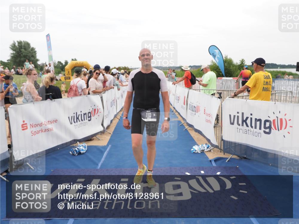 22.06.2025 - Viking Triathlon MichiJ http://msf.ph/oto/8128961 22.06.2025 15:27:26 Ziel 110, 383, 513 meine-sportfotos.de