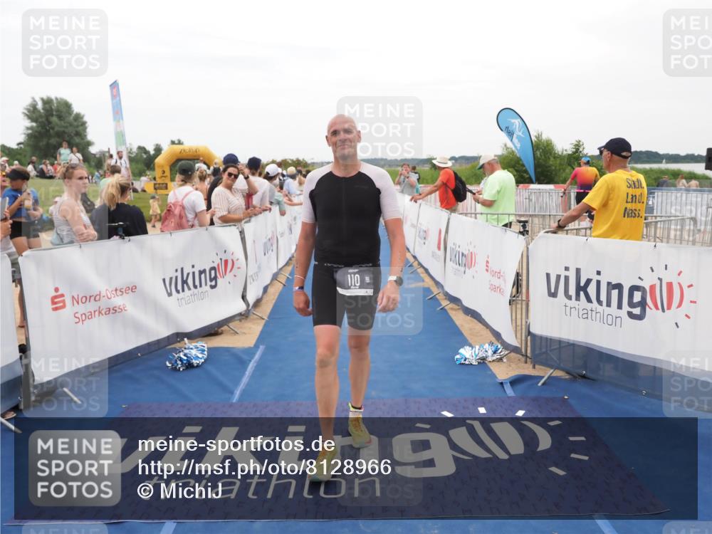 22.06.2025 - Viking Triathlon MichiJ http://msf.ph/oto/8128966 22.06.2025 15:27:26 Ziel 110, 383, 513 meine-sportfotos.de