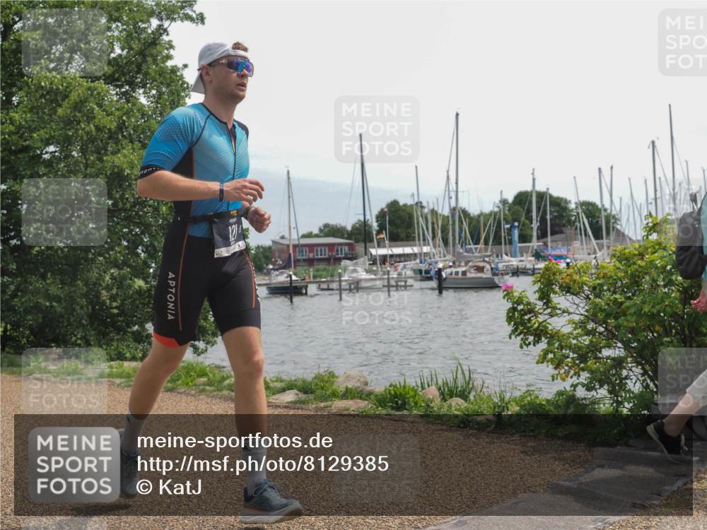 22.06.2025 - Viking Triathlon KatJ http://msf.ph/oto/8129385 22.06.2025 13:56:29 Laufen 121 meine-sportfotos.de