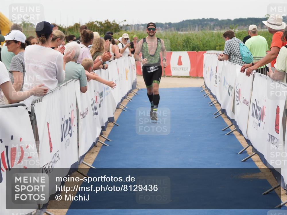 22.06.2025 - Viking Triathlon MichiJ http://msf.ph/oto/8129436 22.06.2025 15:28:46 Ziel 296 meine-sportfotos.de