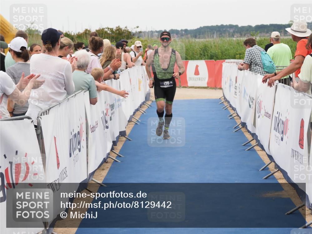 22.06.2025 - Viking Triathlon MichiJ http://msf.ph/oto/8129442 22.06.2025 15:28:47 Ziel 296 meine-sportfotos.de