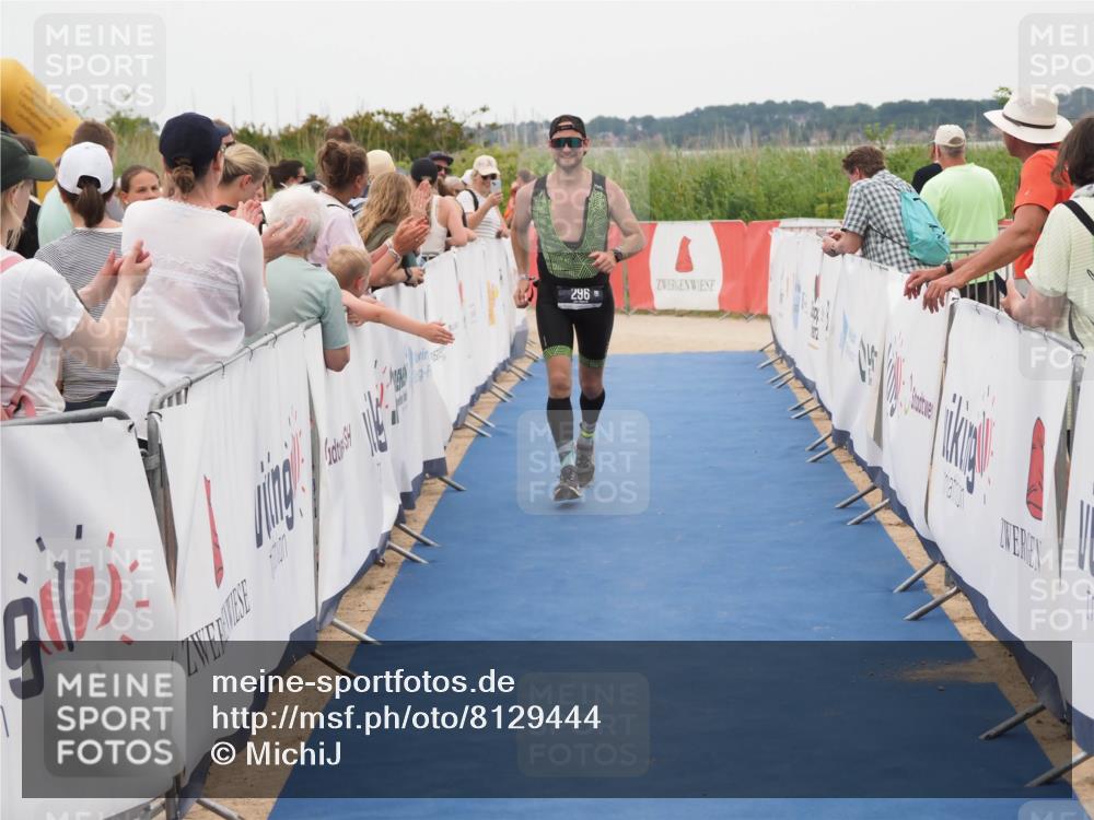 22.06.2025 - Viking Triathlon MichiJ http://msf.ph/oto/8129444 22.06.2025 15:28:47 Ziel 296 meine-sportfotos.de