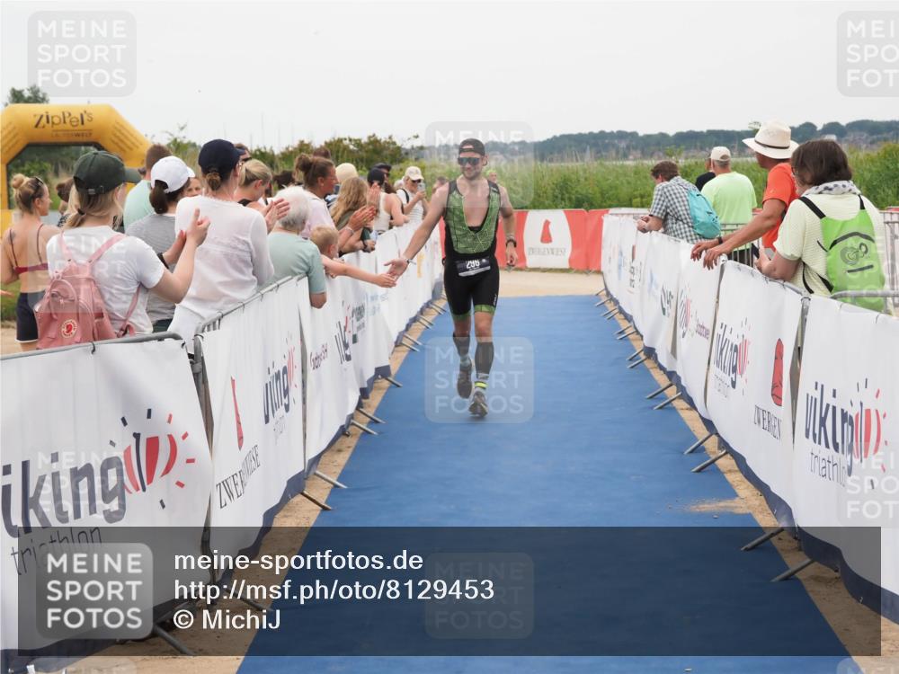 22.06.2025 - Viking Triathlon MichiJ http://msf.ph/oto/8129453 22.06.2025 15:28:47 Ziel 296 meine-sportfotos.de