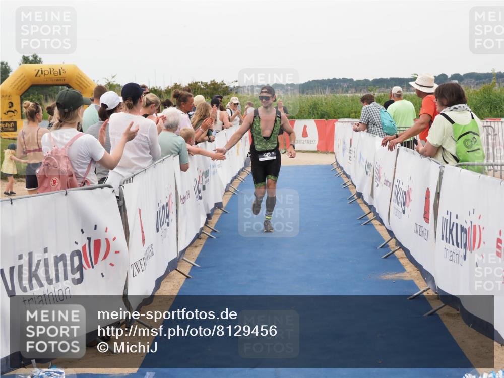 22.06.2025 - Viking Triathlon MichiJ http://msf.ph/oto/8129456 22.06.2025 15:28:47 Ziel 296 meine-sportfotos.de