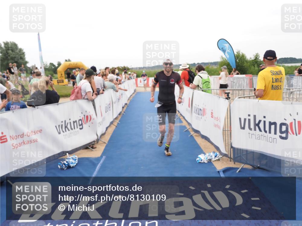 22.06.2025 - Viking Triathlon MichiJ http://msf.ph/oto/8130109 22.06.2025 15:30:06 Ziel 433 meine-sportfotos.de