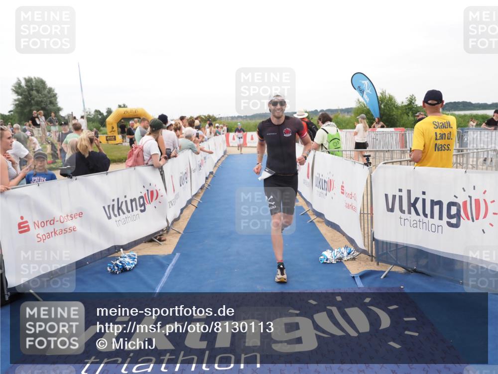 22.06.2025 - Viking Triathlon MichiJ http://msf.ph/oto/8130113 22.06.2025 15:30:06 Ziel 433 meine-sportfotos.de