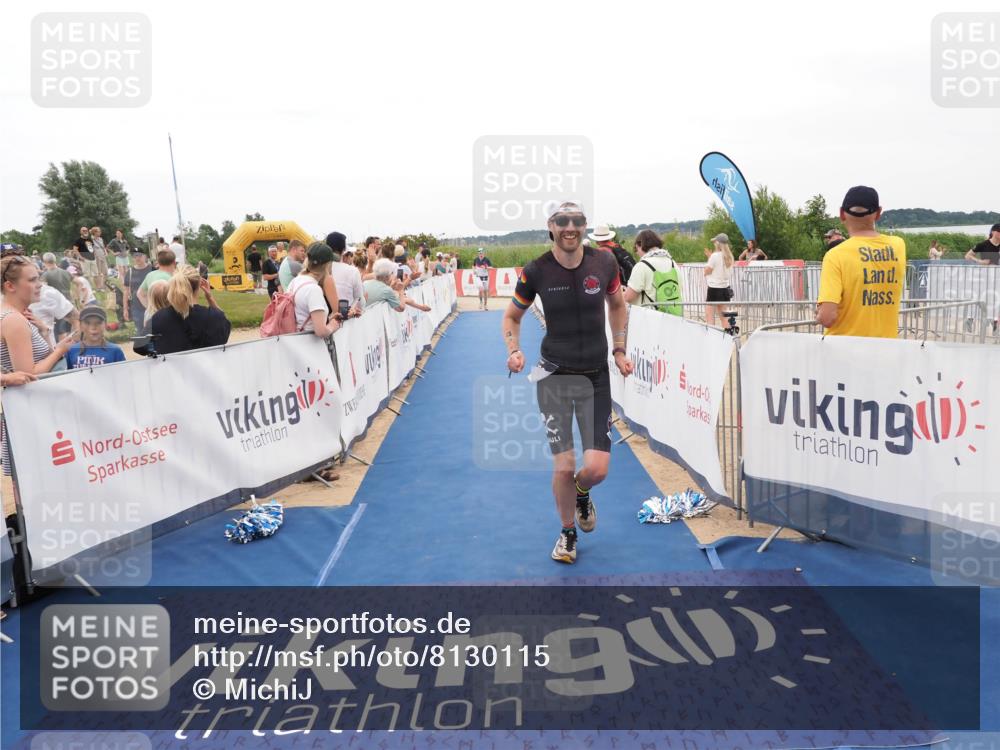 22.06.2025 - Viking Triathlon MichiJ http://msf.ph/oto/8130115 22.06.2025 15:30:06 Ziel 433 meine-sportfotos.de