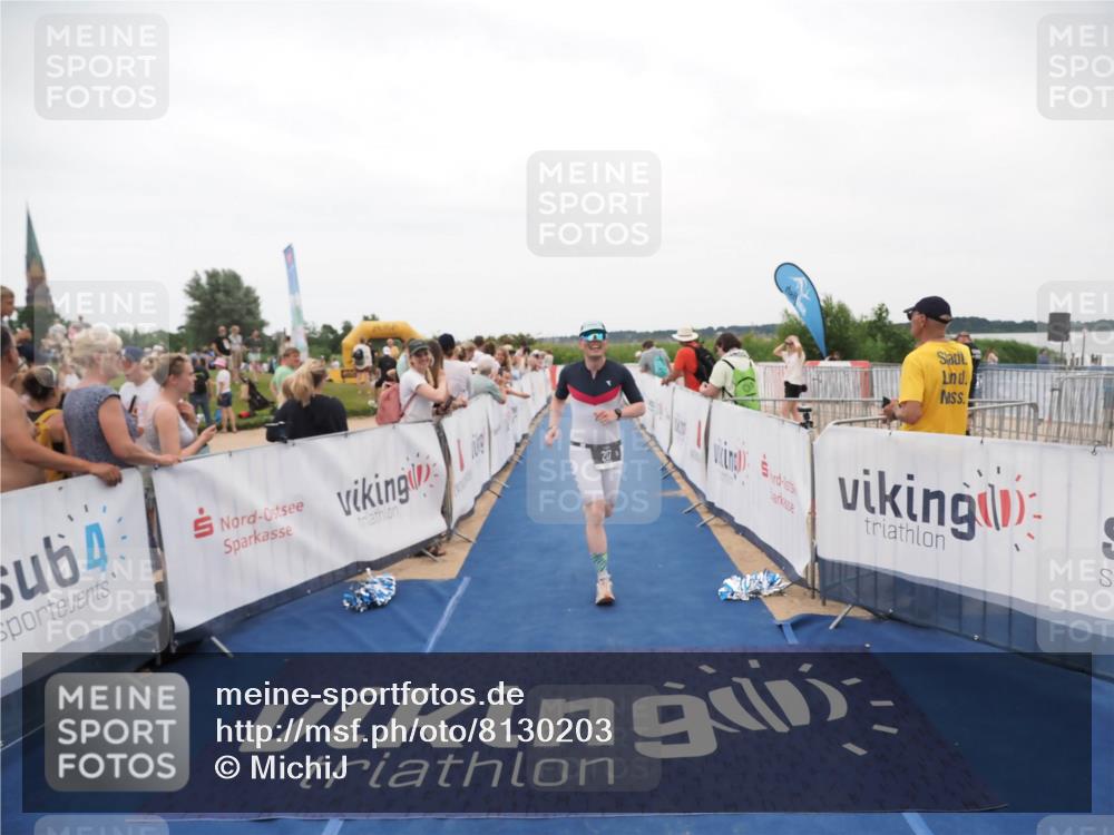 22.06.2025 - Viking Triathlon MichiJ http://msf.ph/oto/8130203 22.06.2025 15:30:13 Ziel 217 meine-sportfotos.de
