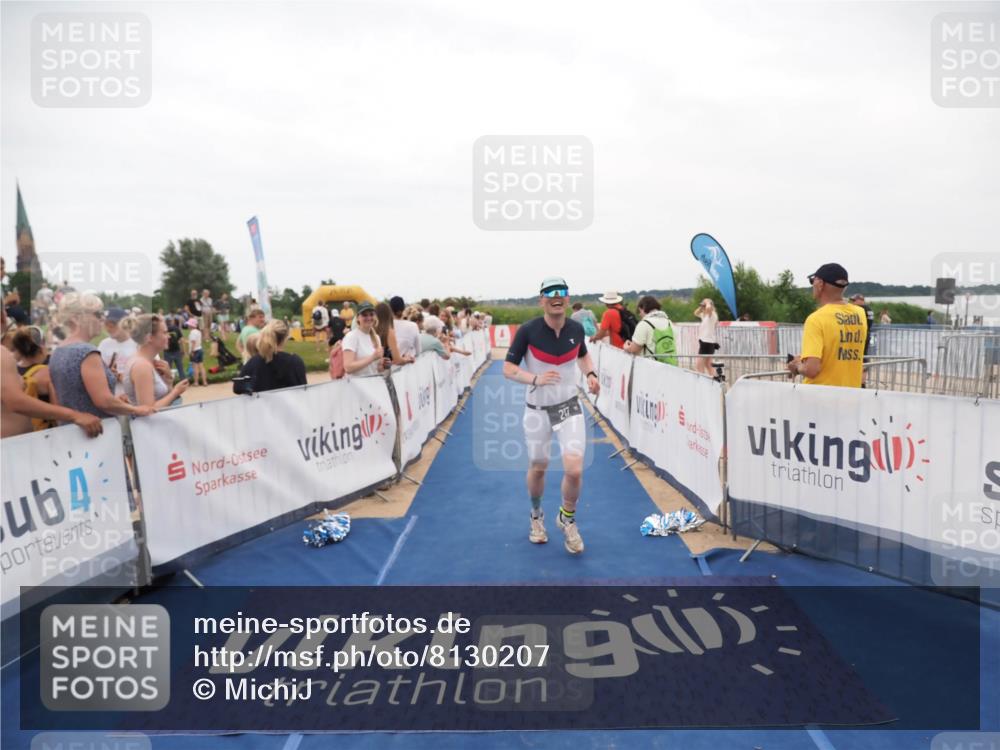 22.06.2025 - Viking Triathlon MichiJ http://msf.ph/oto/8130207 22.06.2025 15:30:14 Ziel 217 meine-sportfotos.de