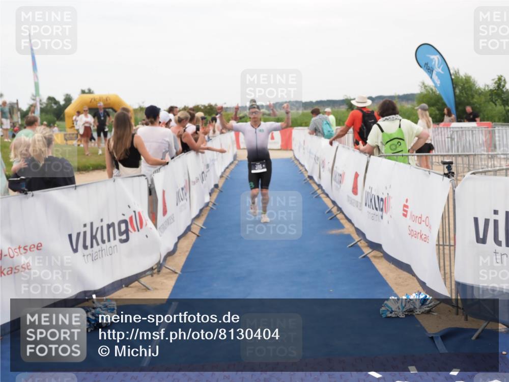 22.06.2025 - Viking Triathlon MichiJ http://msf.ph/oto/8130404 22.06.2025 15:30:44 Ziel 50, 386 meine-sportfotos.de