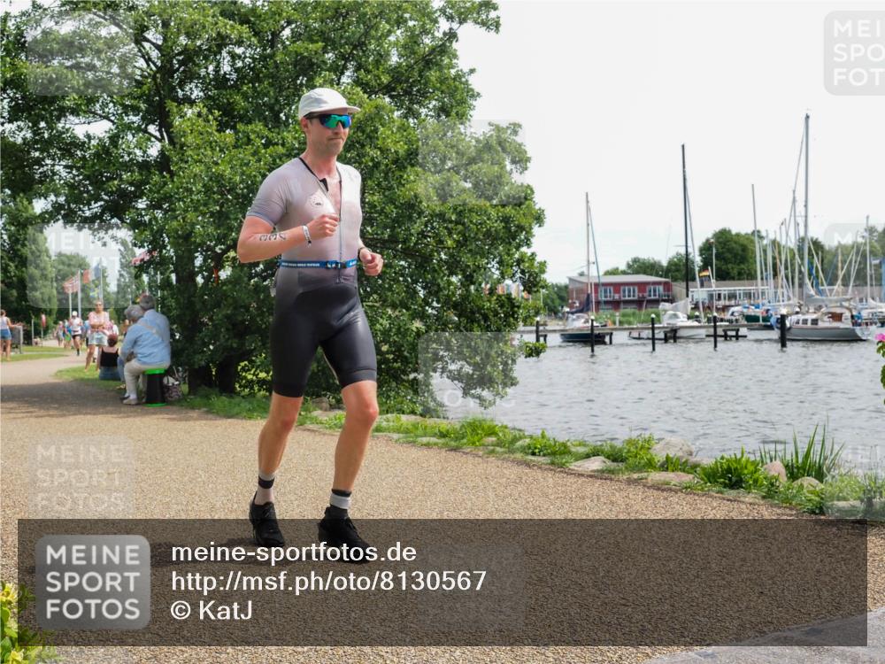 22.06.2025 - Viking Triathlon KatJ http://msf.ph/oto/8130567 22.06.2025 14:03:30 Laufen 326, 334 meine-sportfotos.de