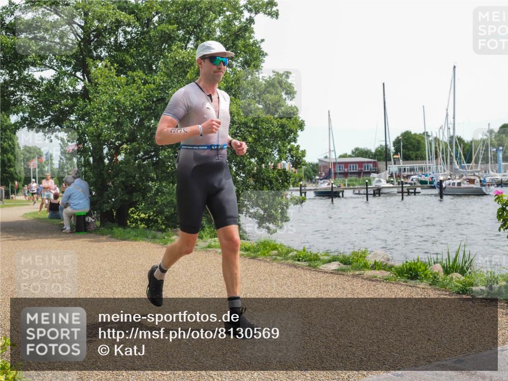 22.06.2025 - Viking Triathlon KatJ http://msf.ph/oto/8130569 22.06.2025 14:03:30 Laufen 326, 334 meine-sportfotos.de