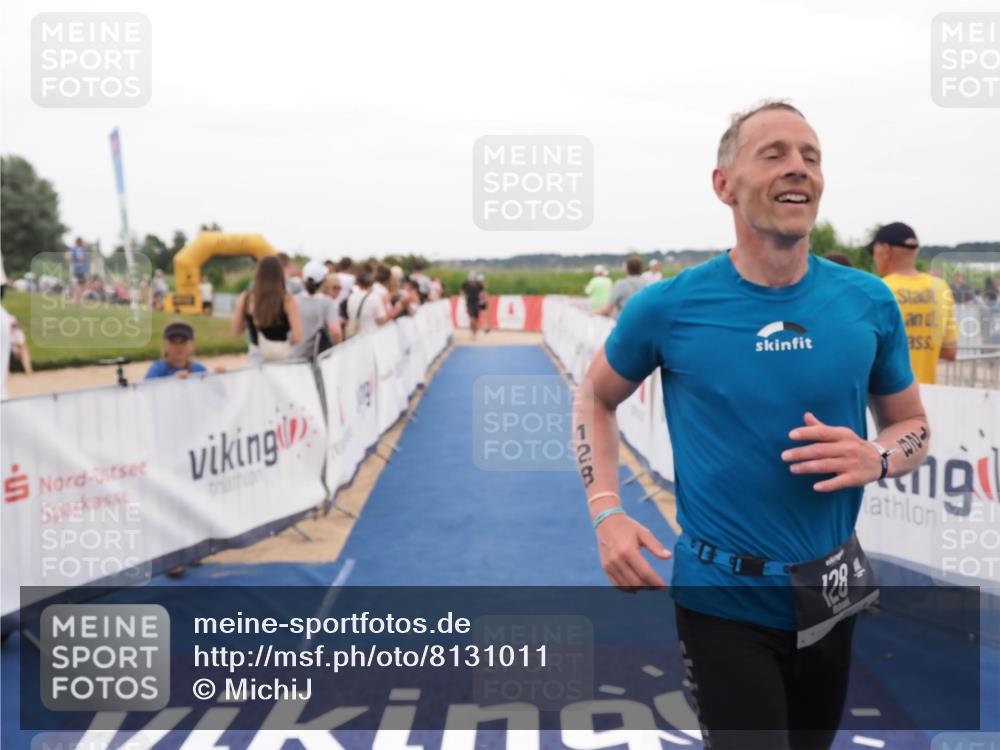 22.06.2025 - Viking Triathlon MichiJ http://msf.ph/oto/8131011 22.06.2025 15:34:56 Ziel 128 meine-sportfotos.de