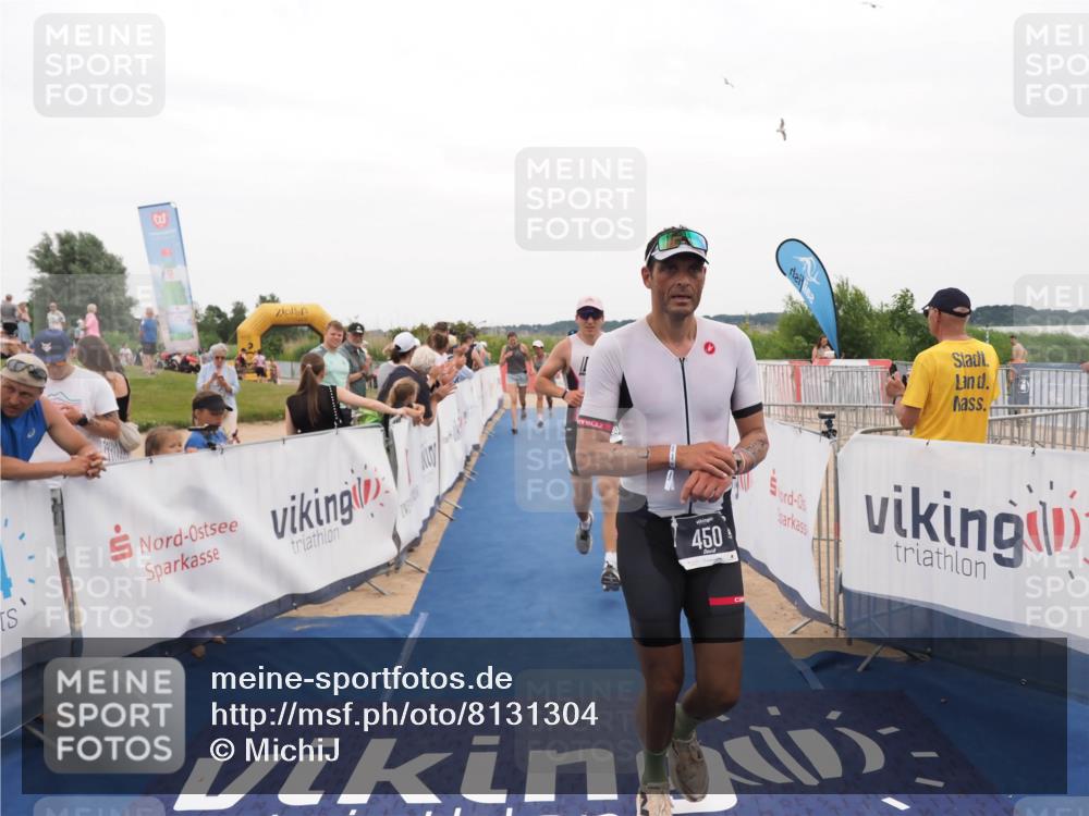 22.06.2025 - Viking Triathlon MichiJ http://msf.ph/oto/8131304 22.06.2025 15:37:04 Ziel 450, 480, 659 meine-sportfotos.de