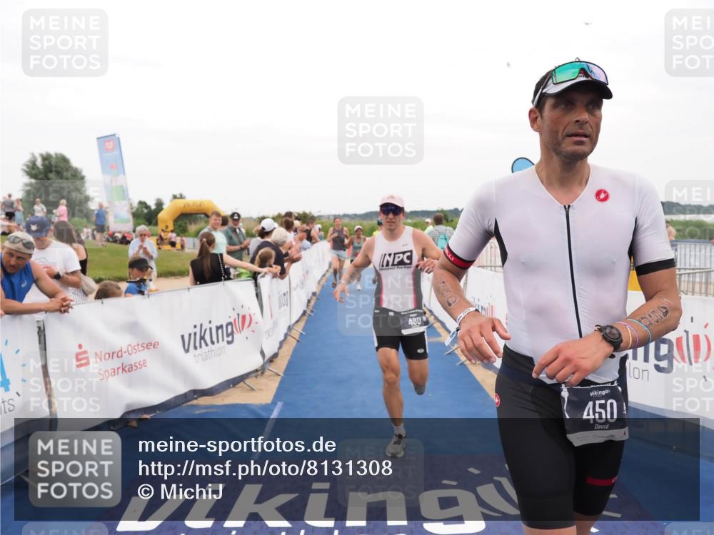 22.06.2025 - Viking Triathlon MichiJ http://msf.ph/oto/8131308 22.06.2025 15:37:04 Ziel 450, 480, 659 meine-sportfotos.de