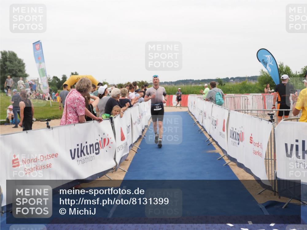 22.06.2025 - Viking Triathlon MichiJ http://msf.ph/oto/8131399 22.06.2025 15:38:20 Ziel 334 meine-sportfotos.de