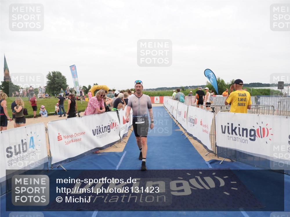 22.06.2025 - Viking Triathlon MichiJ http://msf.ph/oto/8131423 22.06.2025 15:38:23 Ziel 334 meine-sportfotos.de