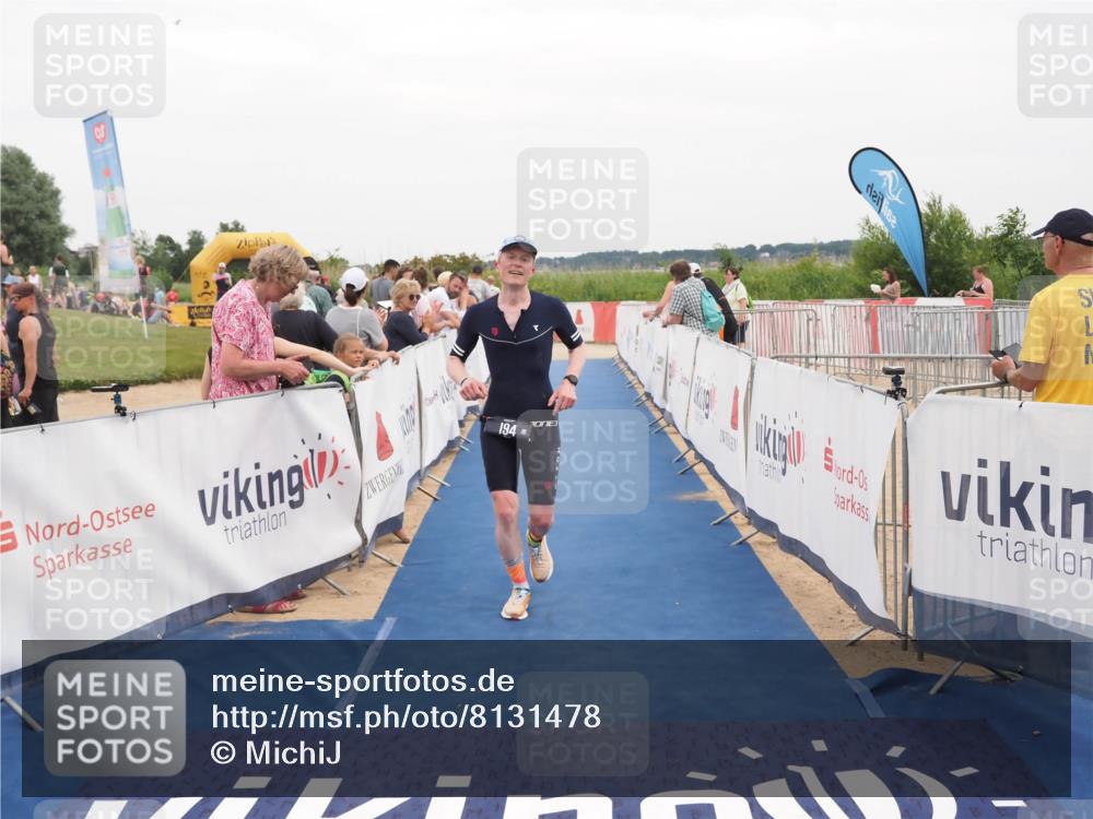 22.06.2025 - Viking Triathlon MichiJ http://msf.ph/oto/8131478 22.06.2025 15:38:57 Ziel 194 meine-sportfotos.de