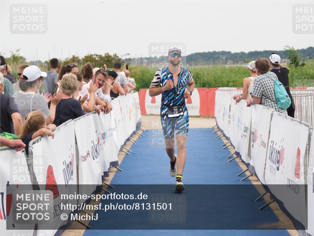 22.06.2025 - Viking Triathlon MichiJ http://msf.ph/oto/8131501 22.06.2025 15:39:07 Ziel 70 meine-sportfotos.de