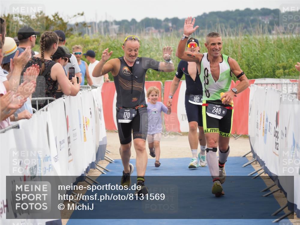 22.06.2025 - Viking Triathlon MichiJ http://msf.ph/oto/8131569 22.06.2025 15:39:56 Ziel 170, 180, 248 meine-sportfotos.de