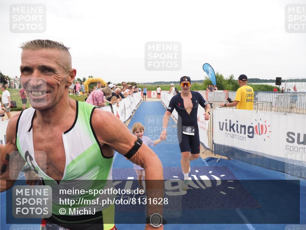 22.06.2025 - Viking Triathlon MichiJ http://msf.ph/oto/8131628 22.06.2025 15:40:04 Ziel 170, 180, 248 meine-sportfotos.de