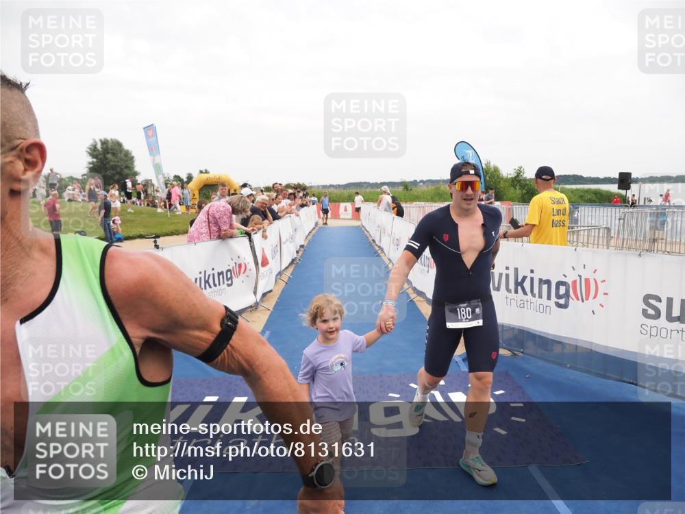 22.06.2025 - Viking Triathlon MichiJ http://msf.ph/oto/8131631 22.06.2025 15:40:04 Ziel 170, 180, 248 meine-sportfotos.de