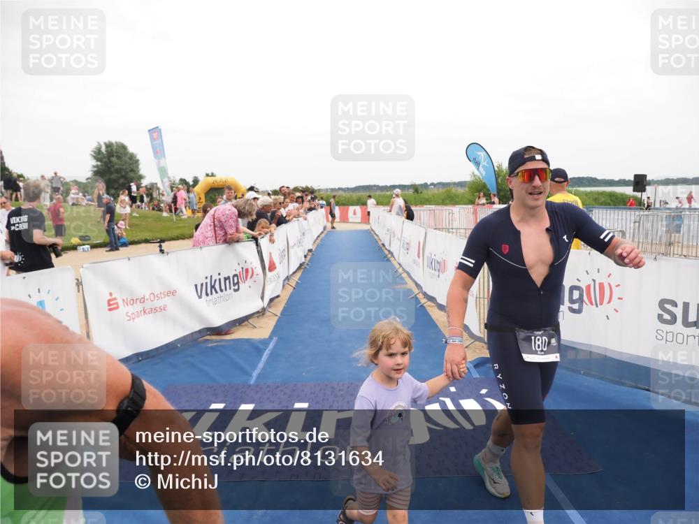 22.06.2025 - Viking Triathlon MichiJ http://msf.ph/oto/8131634 22.06.2025 15:40:04 Ziel 170, 180, 248 meine-sportfotos.de