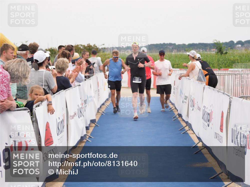 22.06.2025 - Viking Triathlon MichiJ http://msf.ph/oto/8131640 22.06.2025 15:40:15 Ziel 532, 644 meine-sportfotos.de