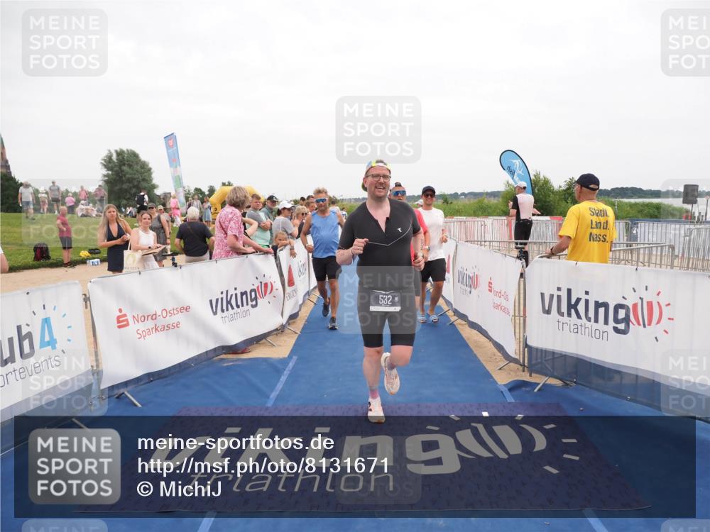 22.06.2025 - Viking Triathlon MichiJ http://msf.ph/oto/8131671 22.06.2025 15:40:19 Ziel 532, 644 meine-sportfotos.de