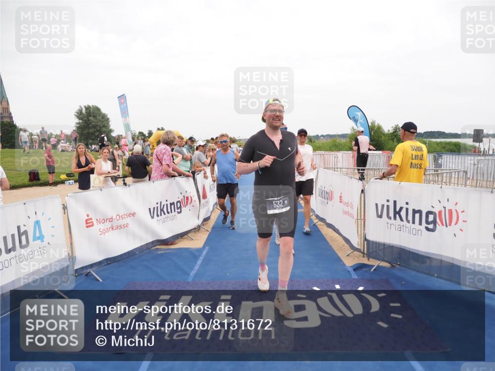 22.06.2025 - Viking Triathlon MichiJ http://msf.ph/oto/8131672 22.06.2025 15:40:19 Ziel 532, 644 meine-sportfotos.de