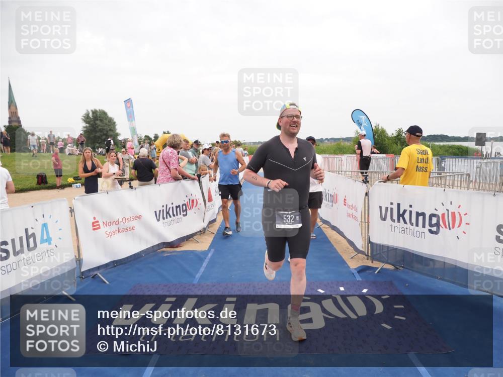 22.06.2025 - Viking Triathlon MichiJ http://msf.ph/oto/8131673 22.06.2025 15:40:19 Ziel 532, 644 meine-sportfotos.de