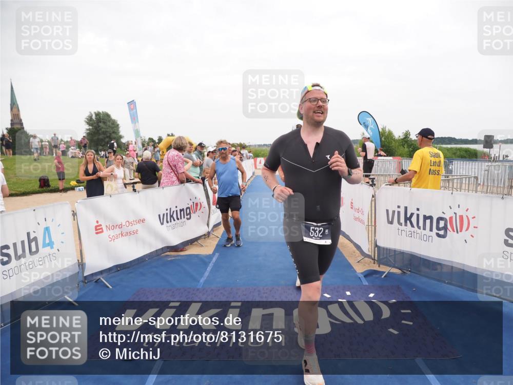 22.06.2025 - Viking Triathlon MichiJ http://msf.ph/oto/8131675 22.06.2025 15:40:19 Ziel 532, 644 meine-sportfotos.de