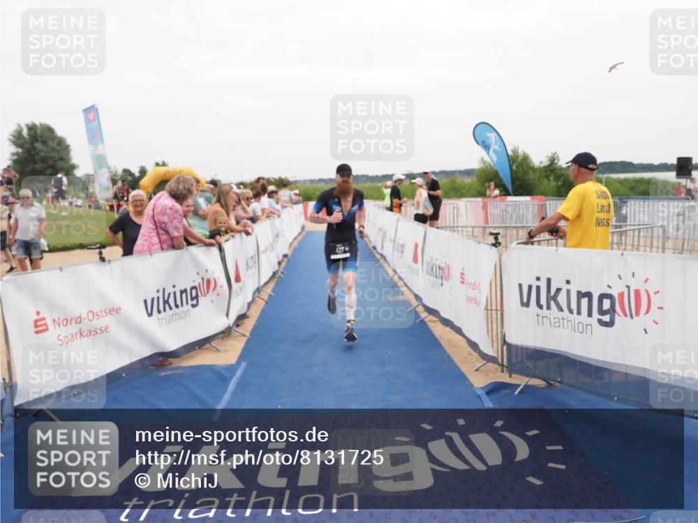 22.06.2025 - Viking Triathlon MichiJ http://msf.ph/oto/8131725 22.06.2025 15:40:49 Ziel 437 meine-sportfotos.de