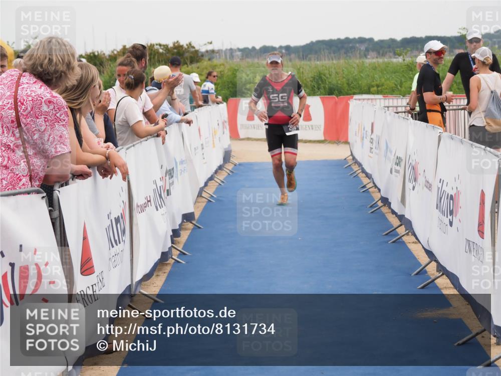 22.06.2025 - Viking Triathlon MichiJ http://msf.ph/oto/8131734 22.06.2025 15:41:19 Ziel 208 meine-sportfotos.de