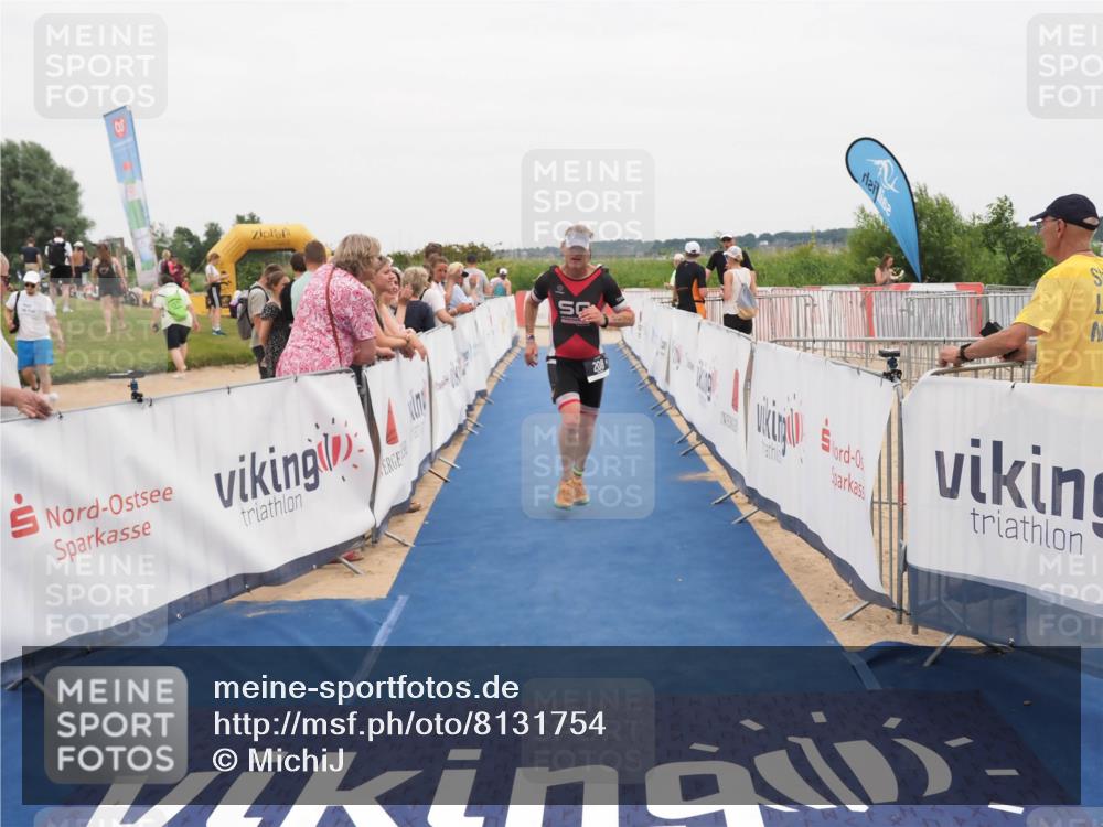 22.06.2025 - Viking Triathlon MichiJ http://msf.ph/oto/8131754 22.06.2025 15:41:21 Ziel 208 meine-sportfotos.de