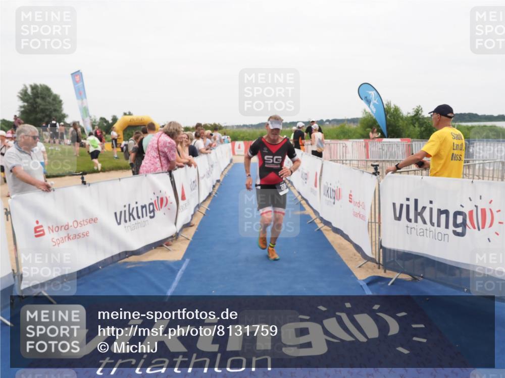 22.06.2025 - Viking Triathlon MichiJ http://msf.ph/oto/8131759 22.06.2025 15:41:22 Ziel 208 meine-sportfotos.de