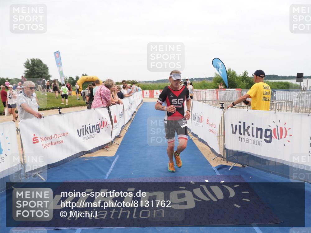 22.06.2025 - Viking Triathlon MichiJ http://msf.ph/oto/8131762 22.06.2025 15:41:22 Ziel 208 meine-sportfotos.de