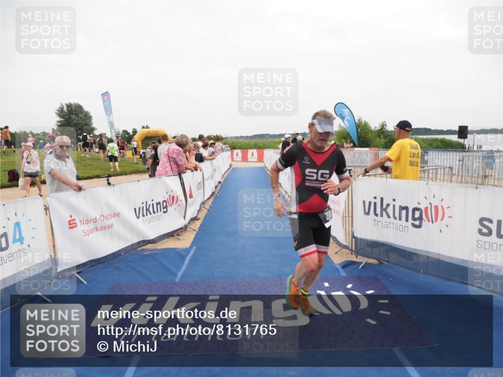 22.06.2025 - Viking Triathlon MichiJ http://msf.ph/oto/8131765 22.06.2025 15:41:23 Ziel 208 meine-sportfotos.de