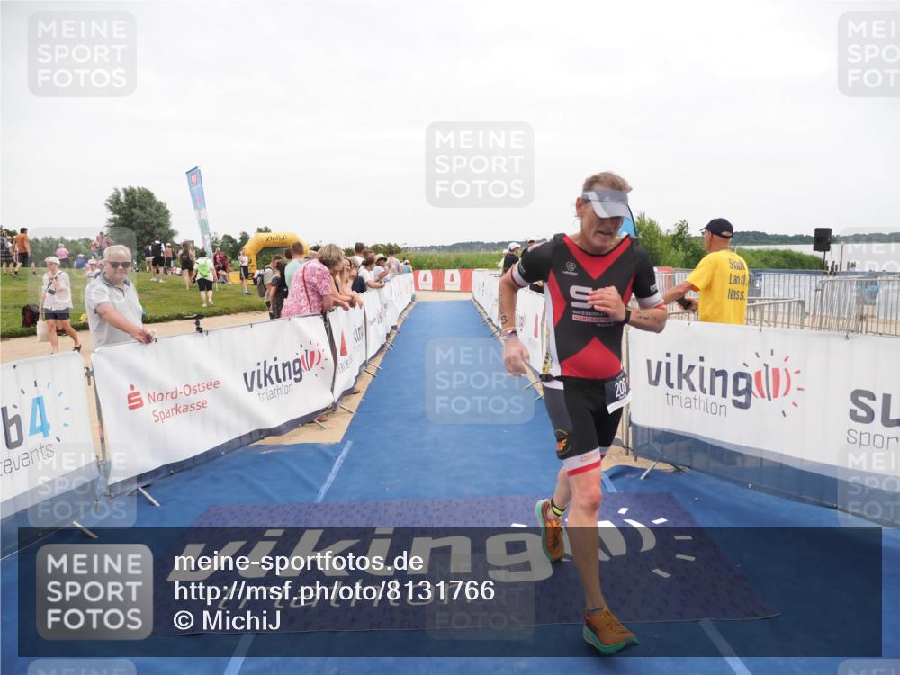 22.06.2025 - Viking Triathlon MichiJ http://msf.ph/oto/8131766 22.06.2025 15:41:23 Ziel 208 meine-sportfotos.de