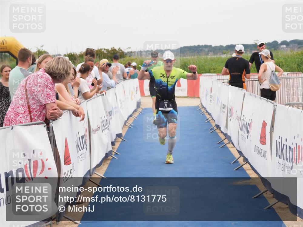 22.06.2025 - Viking Triathlon MichiJ http://msf.ph/oto/8131775 22.06.2025 15:41:30 Ziel 71, 505 meine-sportfotos.de