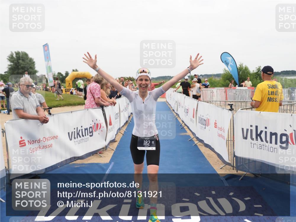 22.06.2025 - Viking Triathlon MichiJ http://msf.ph/oto/8131921 22.06.2025 15:42:21 Ziel 64, 78, 172, 182 meine-sportfotos.de