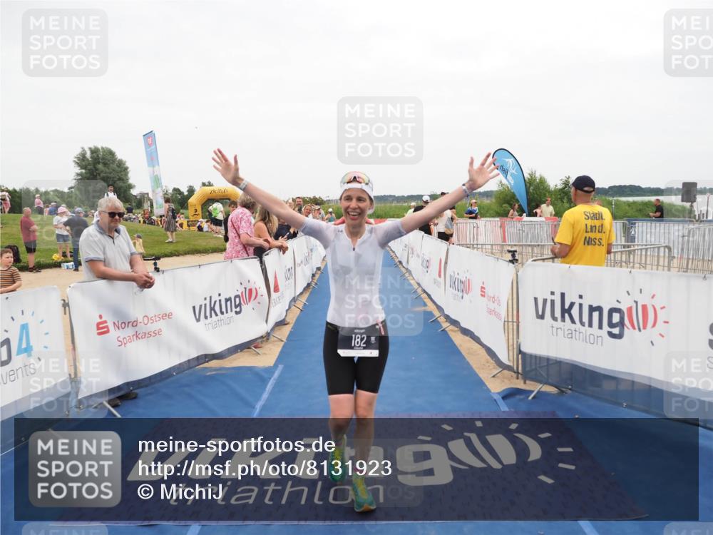 22.06.2025 - Viking Triathlon MichiJ http://msf.ph/oto/8131923 22.06.2025 15:42:22 Ziel 64, 78, 182 meine-sportfotos.de