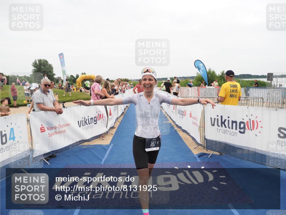 22.06.2025 - Viking Triathlon MichiJ http://msf.ph/oto/8131925 22.06.2025 15:42:22 Ziel 64, 78, 182 meine-sportfotos.de